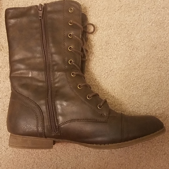 Refresh Shoes - Combat boots perfect for fall!